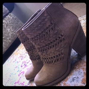Fergie Heels